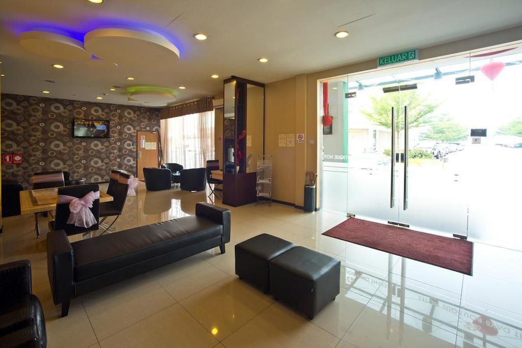 Hotel Zamburger Skudai Zewnętrze zdjęcie