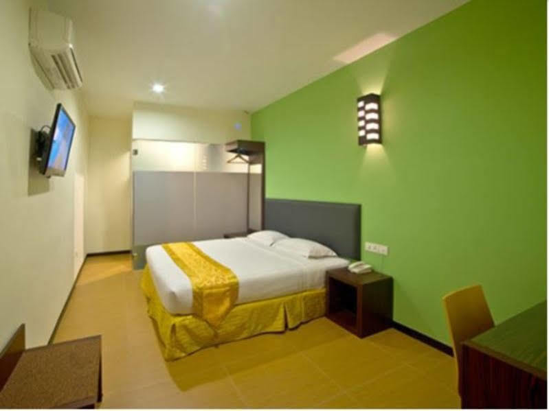 Hotel Zamburger Skudai Zewnętrze zdjęcie